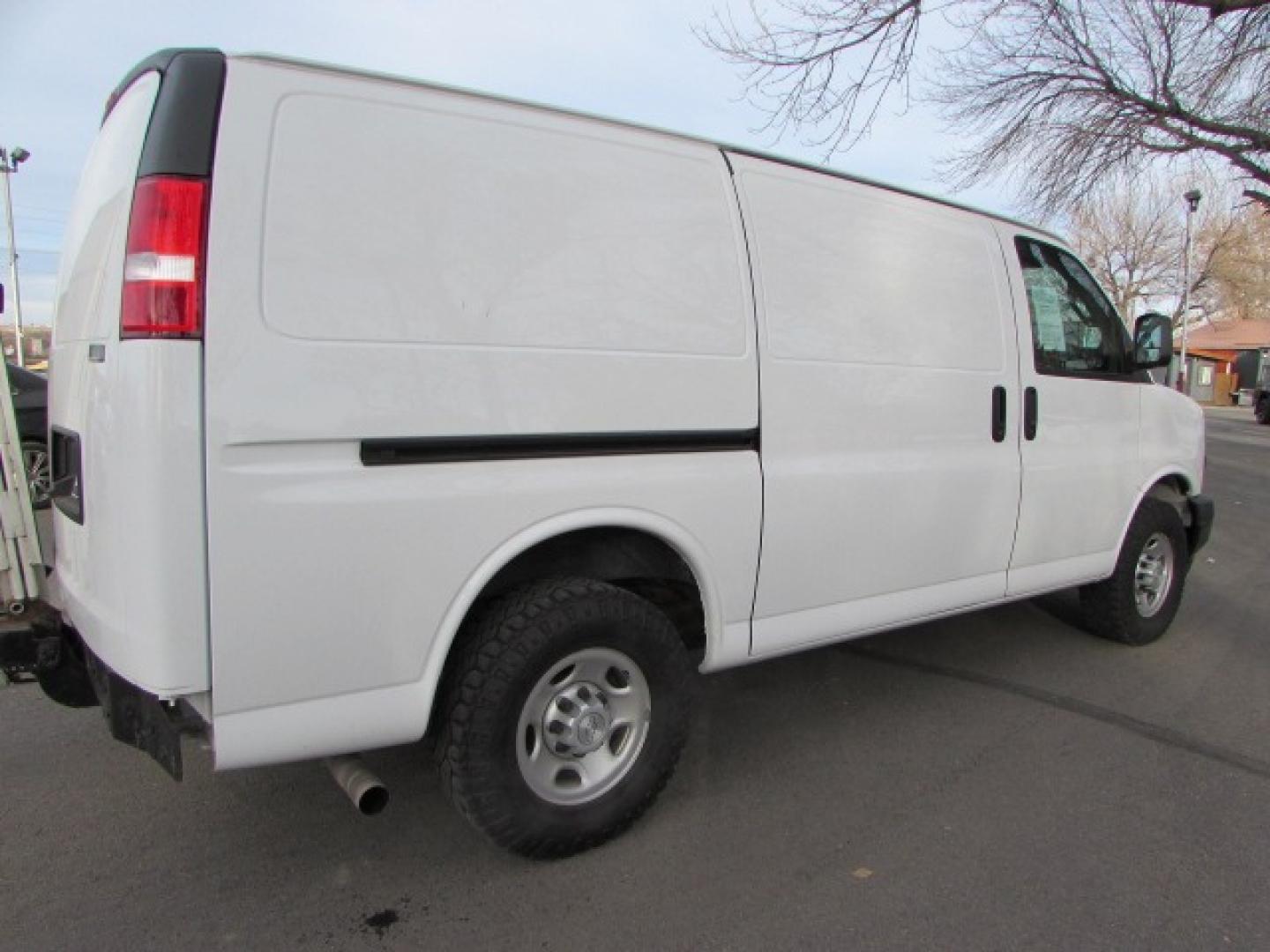 2018 White /Gray Chevrolet Express 2500 Cargo (1GCWGAFP6J1) with an 4.3L V6 engine, 8A transmission, located at 4562 State Avenue, Billings, MT, 59101, (406) 896-9833, 45.769516, -108.526772 - Photo#4